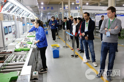 多國(guó)旅行商深入智能馬桶工廠(chǎng) 體驗(yàn)&ldquo;臺(tái)州智造&rdquo;獨(dú)特魅力